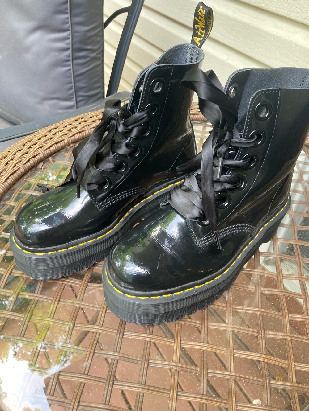 Doc Marten's MOLLY Women's Leather Platform Boots - size 7